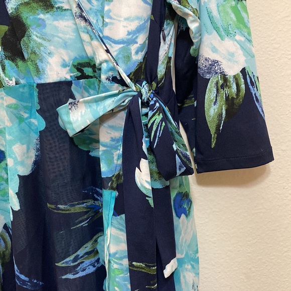 Get Pretty in Floral - Picture 3 of 3